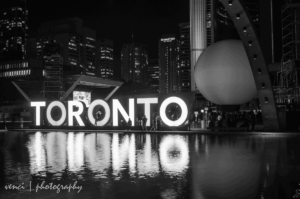 Toronto, Nathan Phillips Square